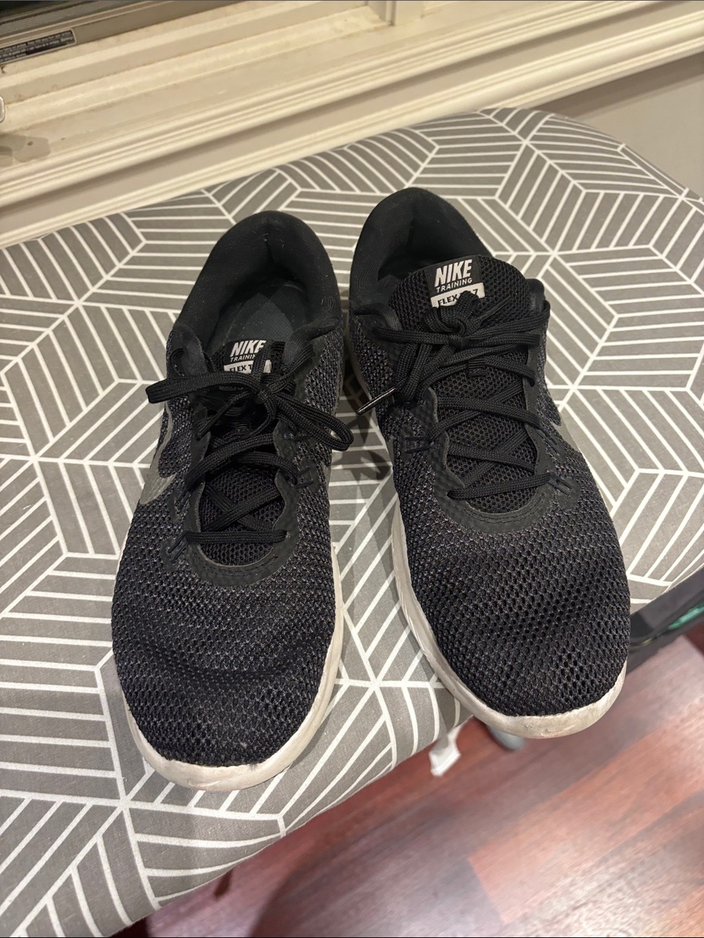 Nike Men’s Black Mesh Athletic Sneakers